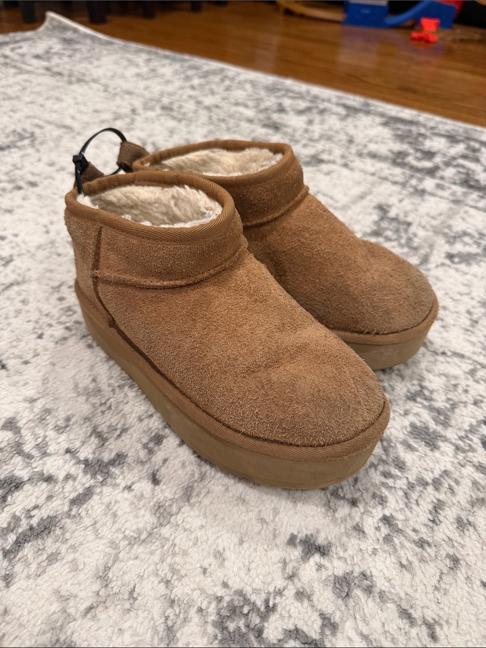 Kids Classic Ultra Mini Platform Ugg